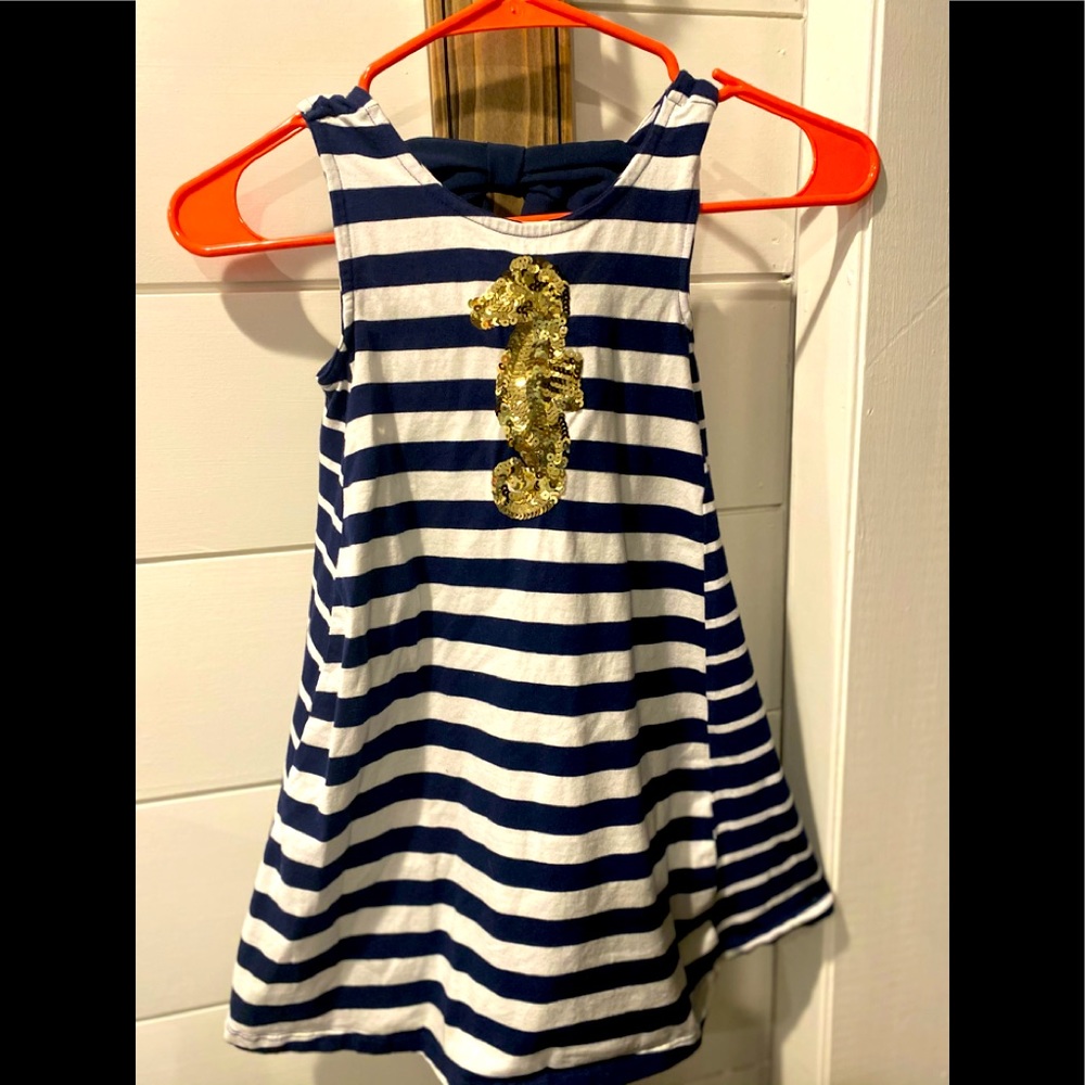 Girl sz 5 Tommy Bahama navy and white w/ seahorse